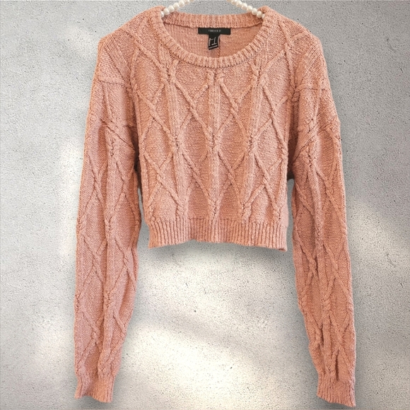 Forever 21 Sweaters - Cute crop cable knit sweater